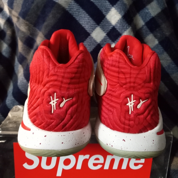 Nike Kyrie 2 Touch Factor Basketball Sneakers Youth - Picture 6 of 14